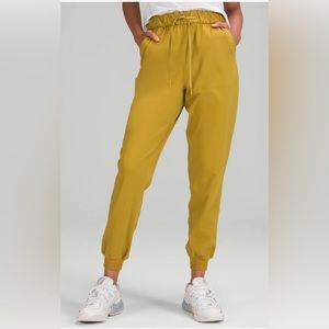 Lululemon - STRETCH HIGH RISE JOGGER *FULL LENGTH